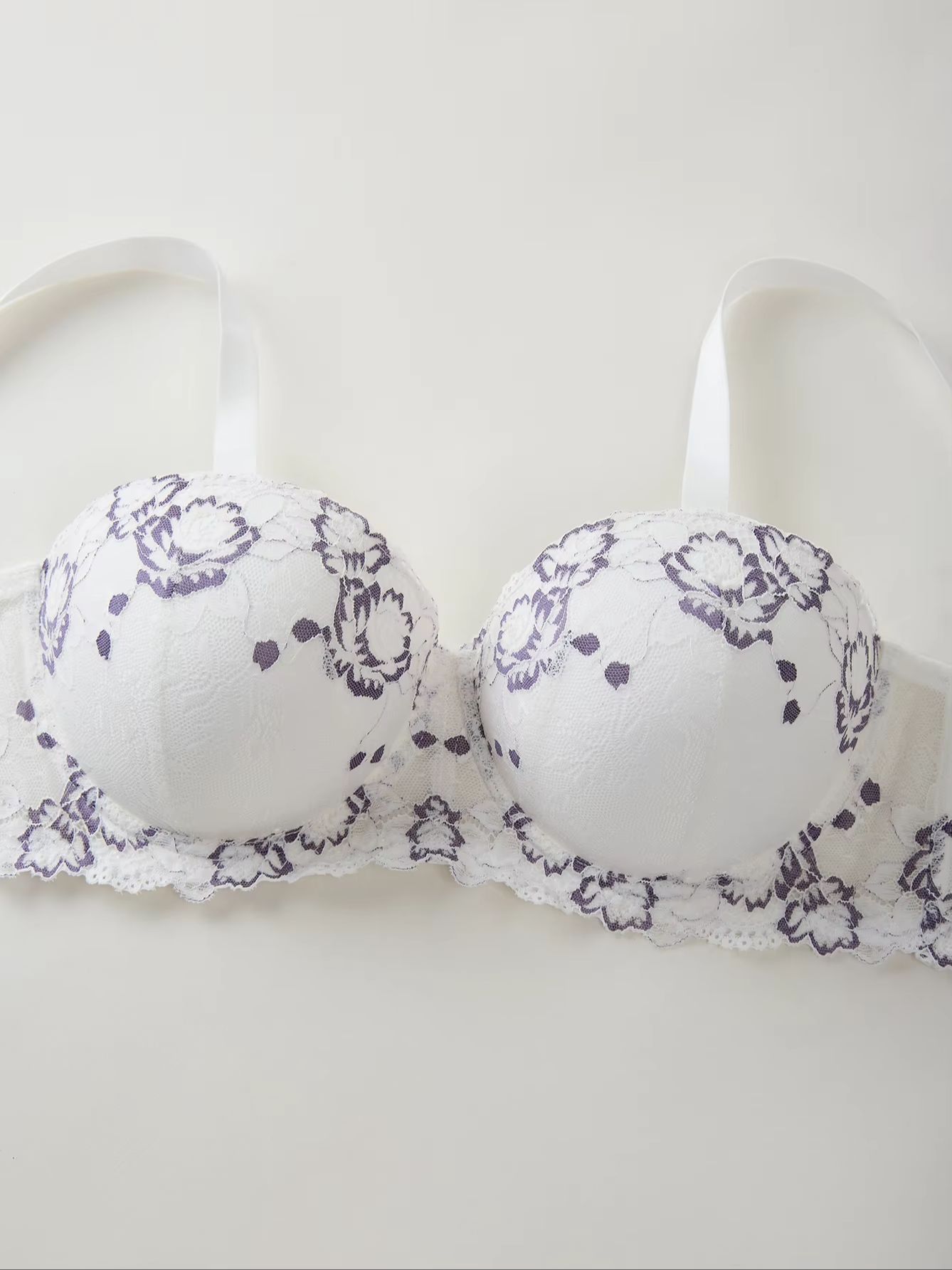 Plus Size Lace & Embroidery Wo - مراجعة Underwire Bra Padded وسعره